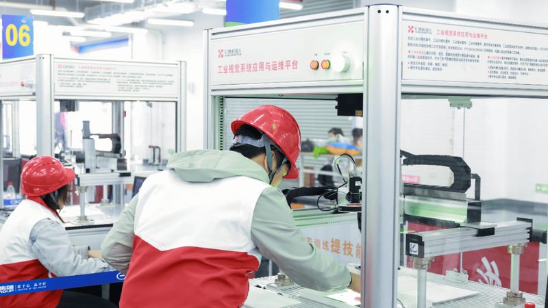 磁翻板液位计浮子安装方向：如何确保测量精准？**
